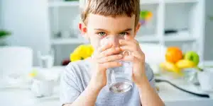 Lee más sobre el artículo <strong>Leche descremada </strong>y deslactosada: conoce sus diferencias