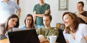 Lee más sobre el artículo Ambiente laboral: ¿cómo evitar que te afecte negativamente?