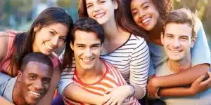 Lee más sobre el artículo El valor de la amistad y su influencia en cada etapa de la vida