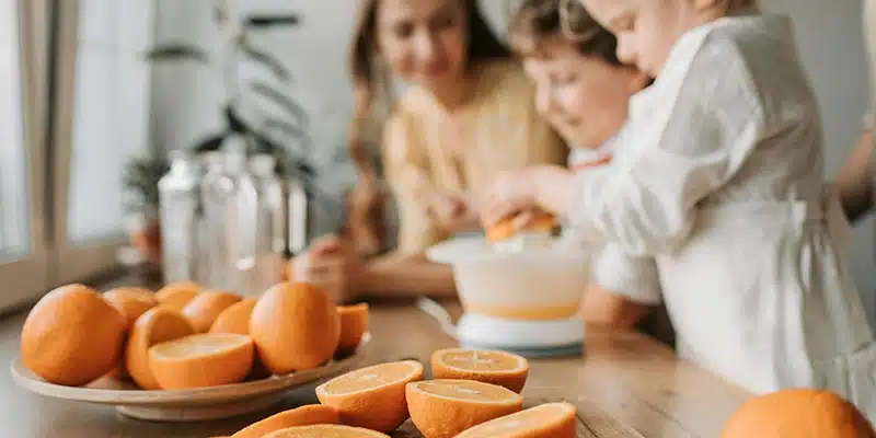 En este momento estás viendo Desayunos saludables para niños: ofréceles algo delicioso y divertido