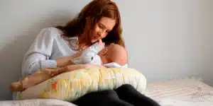 Lee más sobre el artículo Cojín de lactancia: el aliado perfecto para la lactancia materna